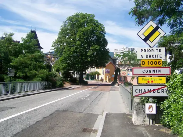 Borne de Recharge Maison Entreprise borne de recharge Cognin