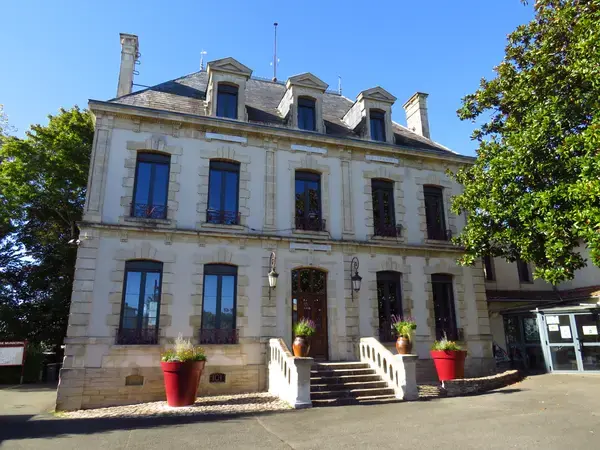 Borne de Recharge Maison Entreprise borne de recharge La Crèche