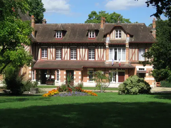 Borne de Recharge Maison Entreprise borne de recharge Saint-Hilaire-Saint-Mesmin