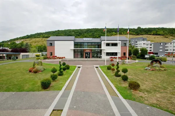 Borne de Recharge Maison Entreprise borne de recharge Saint-Léger-du-Bourg-Denis